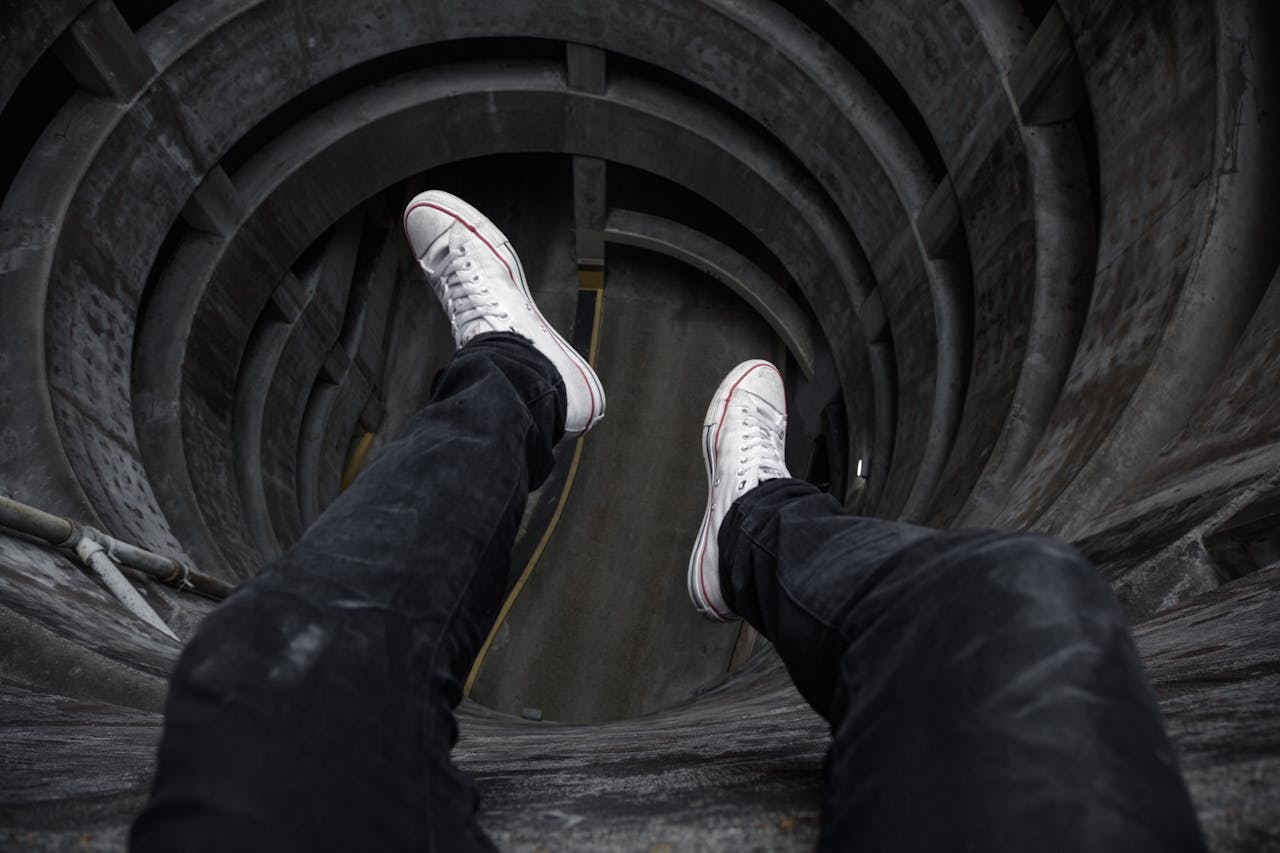 Ce înseamnă când visezi groapă adâncă sau fără fund